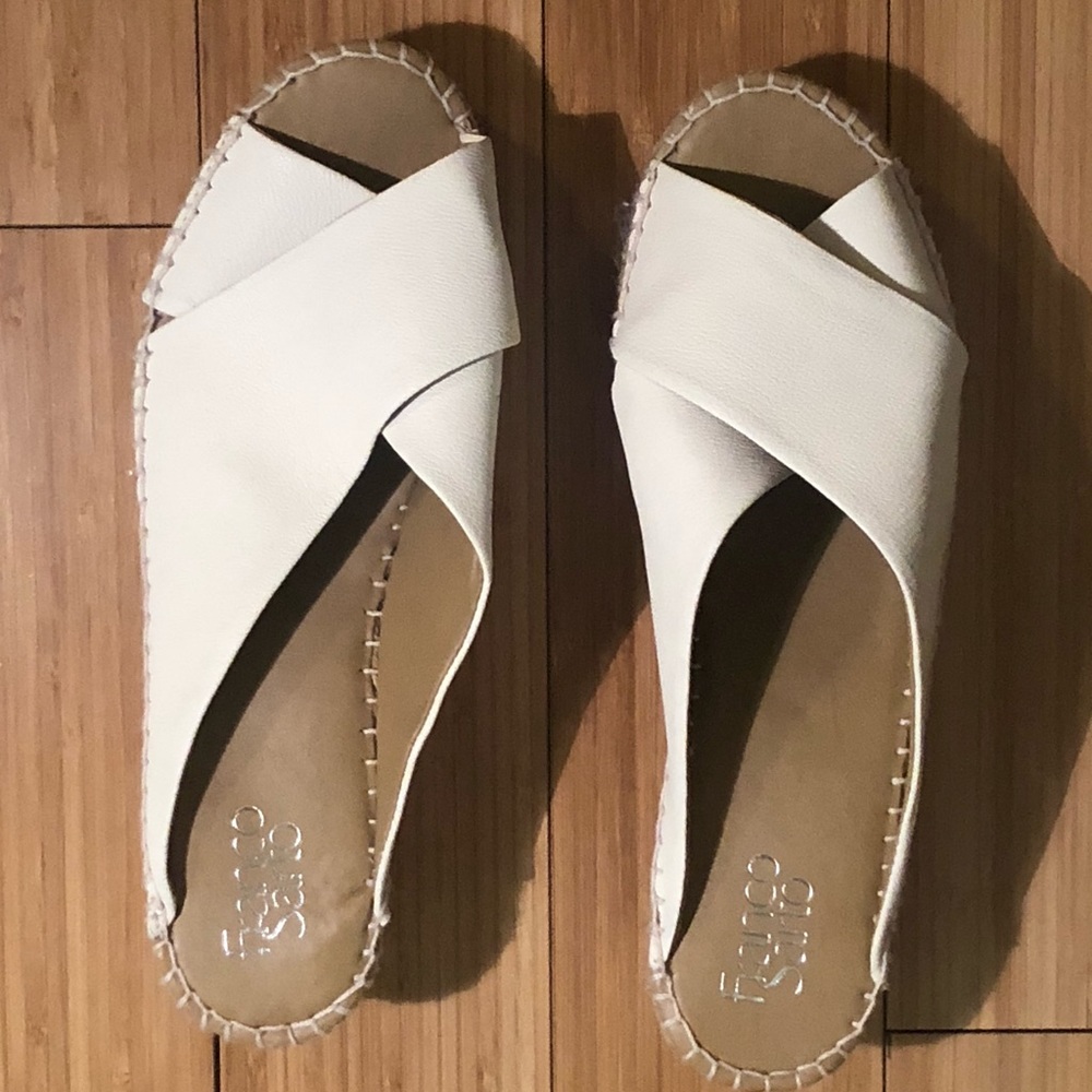 White platform slides